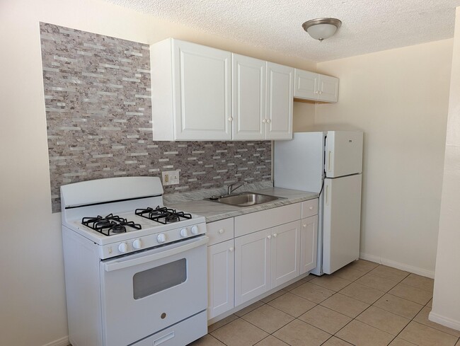 Building Photo - 7002 Linda Vista Rd Unit 2