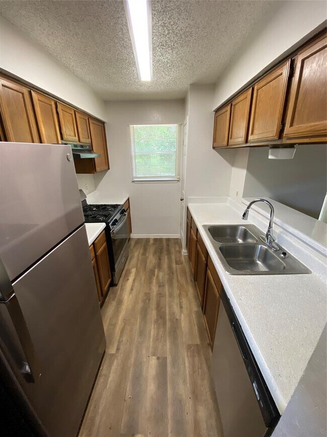 Photo - 806 Sirocco Dr