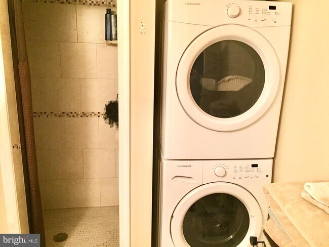 Photo - 4327 Main St Unidad 3