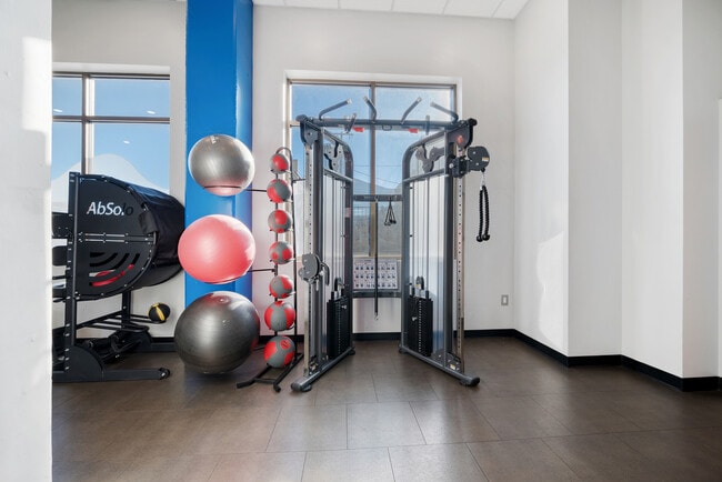 MWW_9110 - Yugo The Sydney at Dinkytown