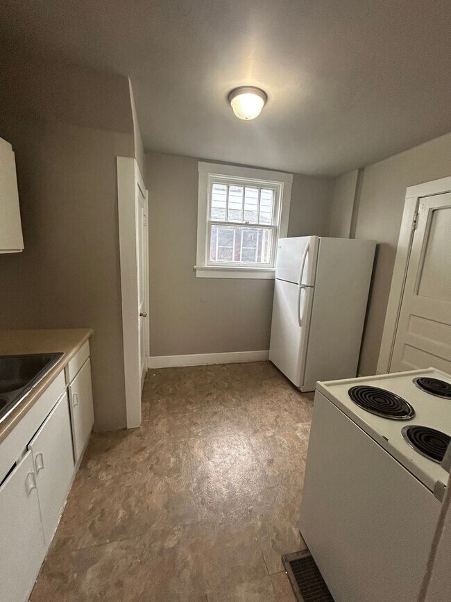 Photo - 2725 Reed St