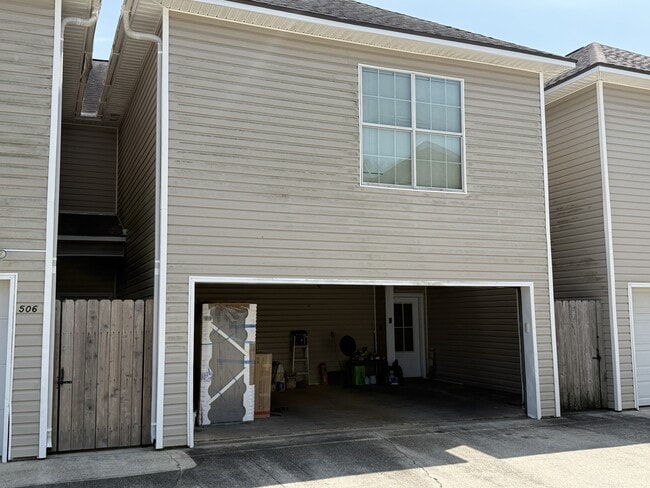 Building Photo - 43215 Creek Cir
