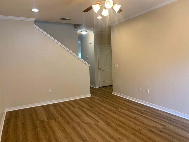 Photo - "Spacious 3-Bedroom Townhouse Retreat in Fort Walton Beach!"