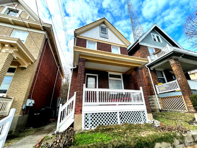 Building Photo - 2217 Wheeler St Rental