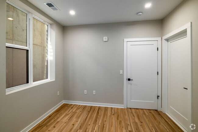 2BR, 2BA - 990SF - Second Bedroom