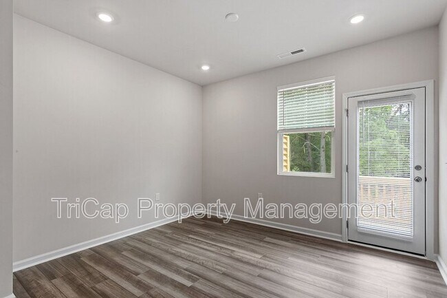 Photo - 328 Hemley Trl