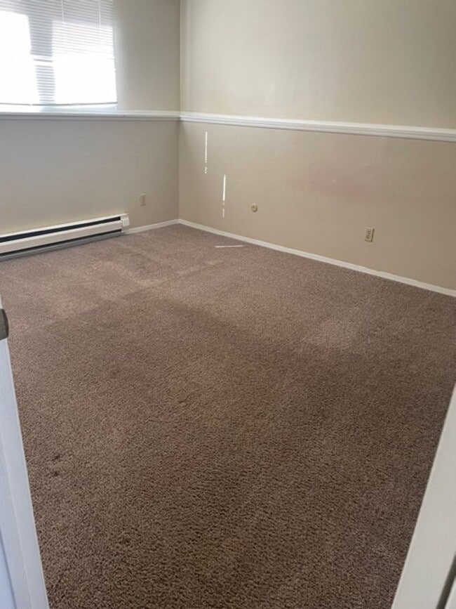 Building Photo - 831 Blackmore Rd Unit 831 Blackmore Road #3