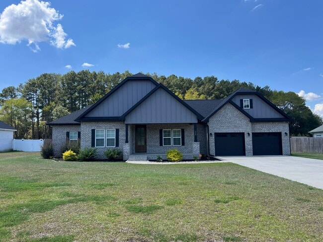 Building Photo - Available Now! Rental