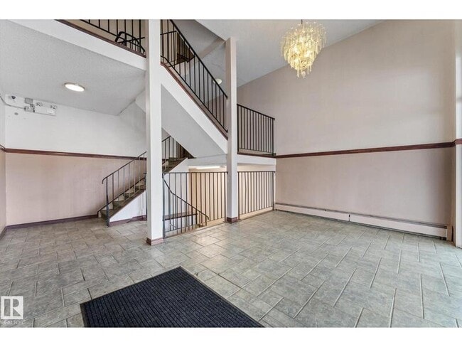 Photo - 10615-10110 110 St NW Unit 102