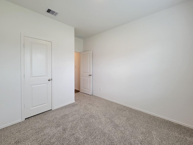 Building Photo - 4242 BROMHAM