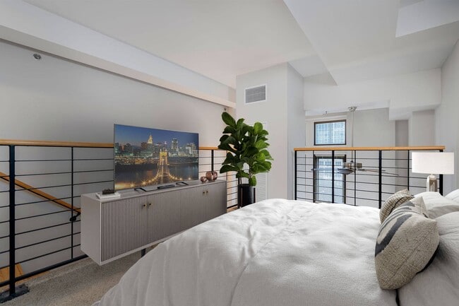 Photo - Parisian on Vine Apartments