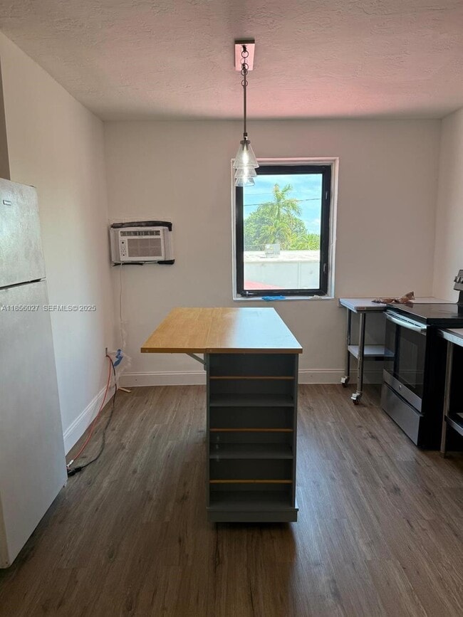 Photo - 1432 NE 163rd St Unit 2