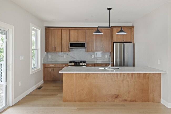 Building Photo - 206 Byron St Unit 1