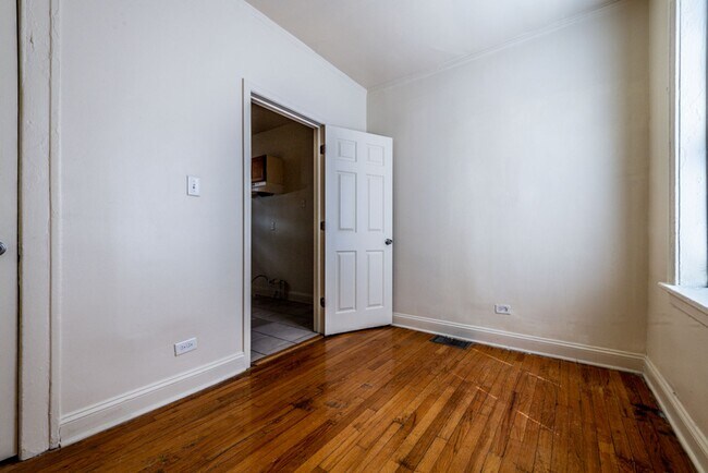 8001 S Carpenter