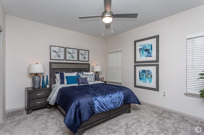 2BR, 2BA - 1,185 sf