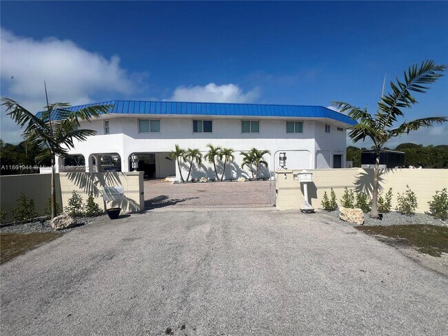 Photo - 7760 Aviation Blvd