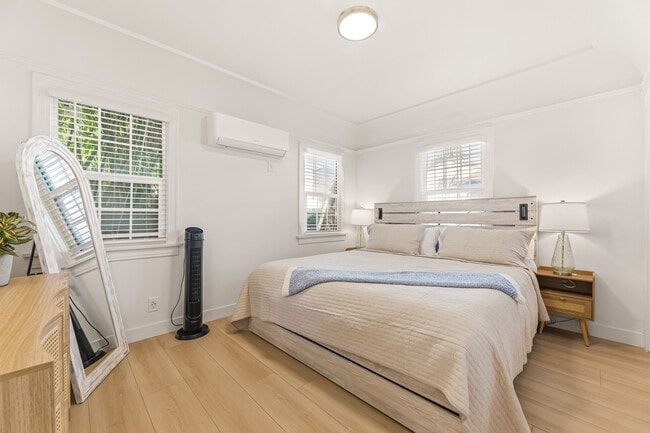 Photo - 732-736 Redondo Ave Unit 734