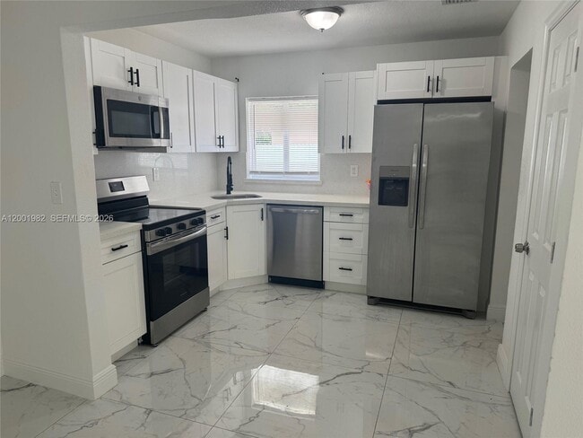 Photo - 19710 NW 46th Ave Unidad 1