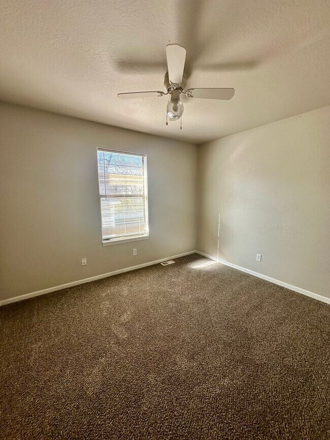 Photo - 4212 E 55th St Unidad 4214 E 55th St