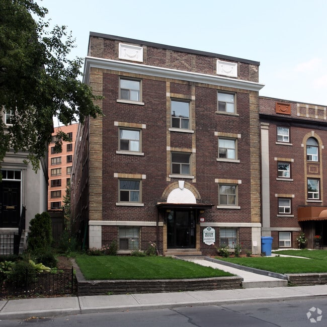 Building Photo - 54 Maitland St