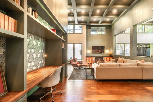 Creekside Townhomes apartments — community photo