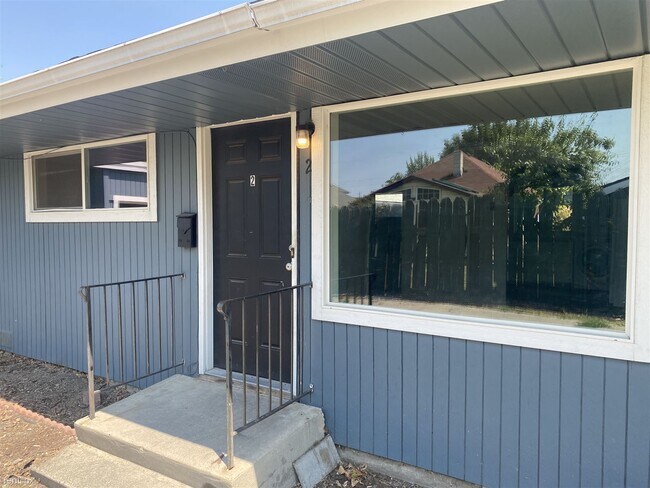 Photo - 2 br, 1 bath Triplex - 515 East Carlisle A...