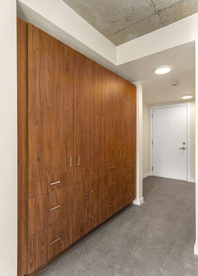 Photo - Fremont View: Modern Classic Collection