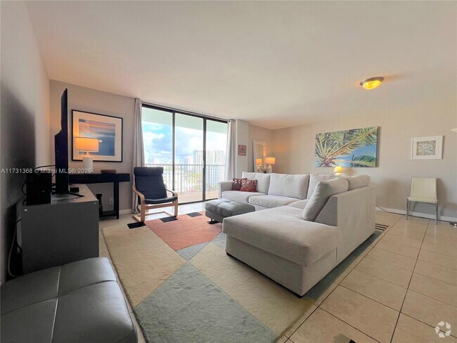 Building Photo - 1800 Collins Ave Unit 11A Rental