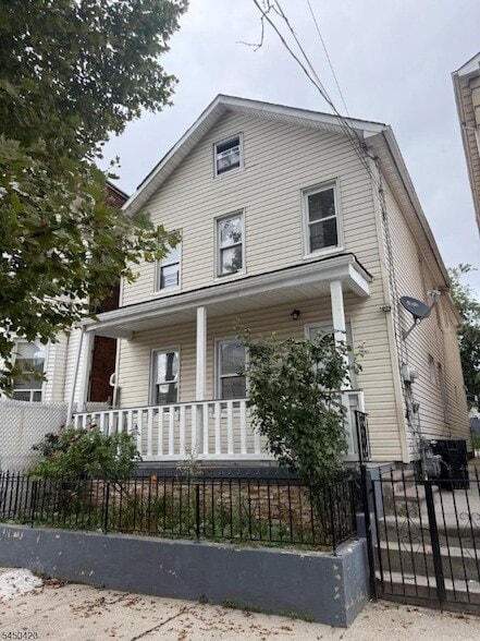 Building Photo - 417 Franklin St