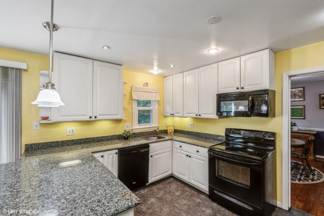 Photo - 7804 New London Dr