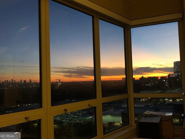 Building Photo - 3475 Oak Valley Rd NE Unit 2110