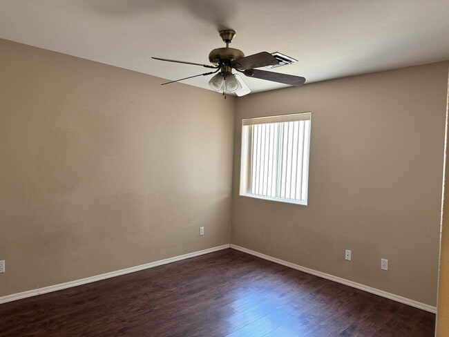 Photo - 2945 Country Club Dr