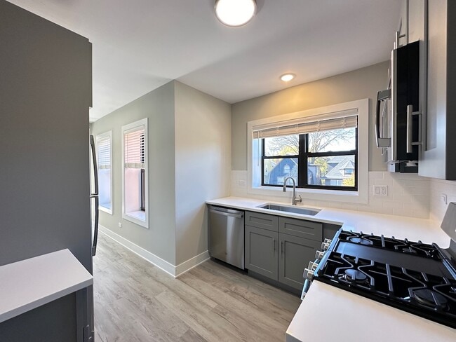 Photo - 1144 Oak Ave Unit W4