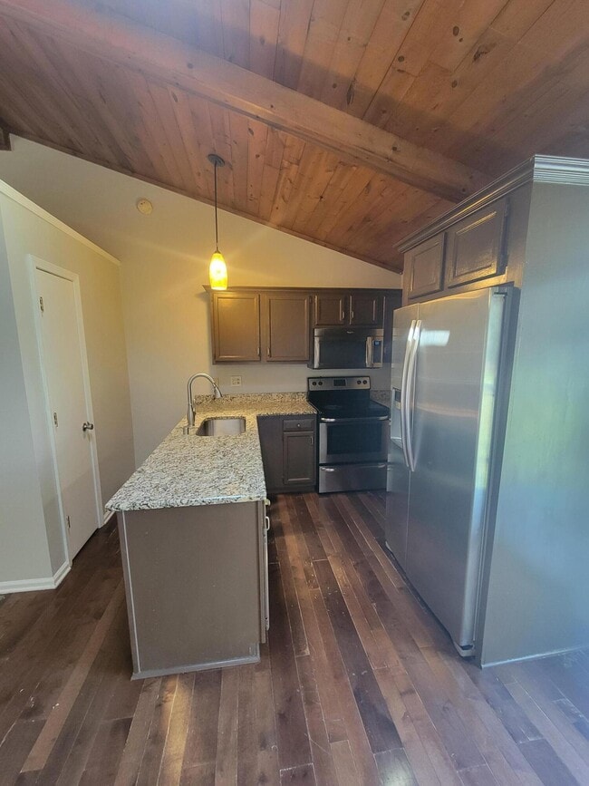 Photo - 577 El Paseo Pl