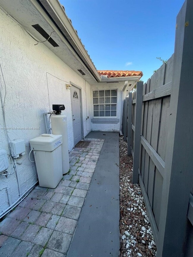 Photo - 14938 SW 36th Terrace Apartamento Unidad 0
