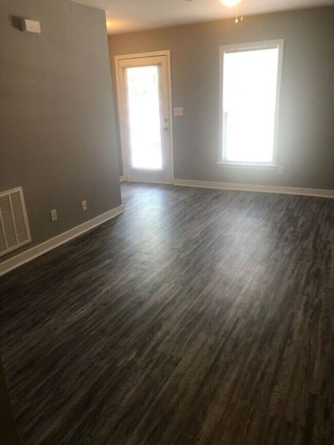 Pilot Mountain, Spacious 3 Bedroom 2 Bath Rental Casas en