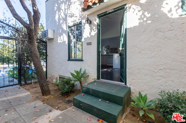 Photo - 522 N Alta Vista Blvd