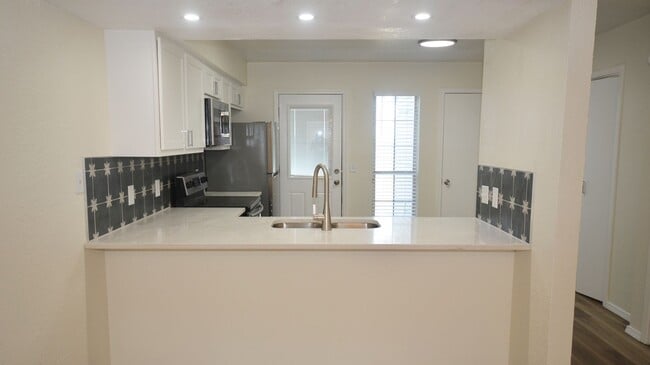Photo - 3707 N St Charles St Unit 3713 N Saint Charles St