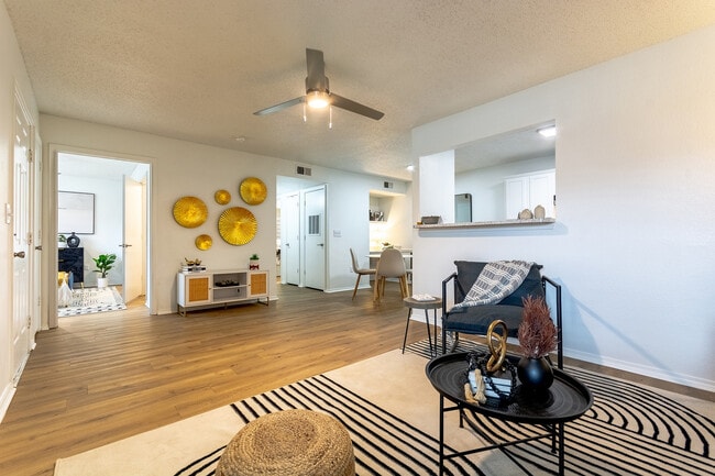 Building Photo - ReNew Otter Creek Rental