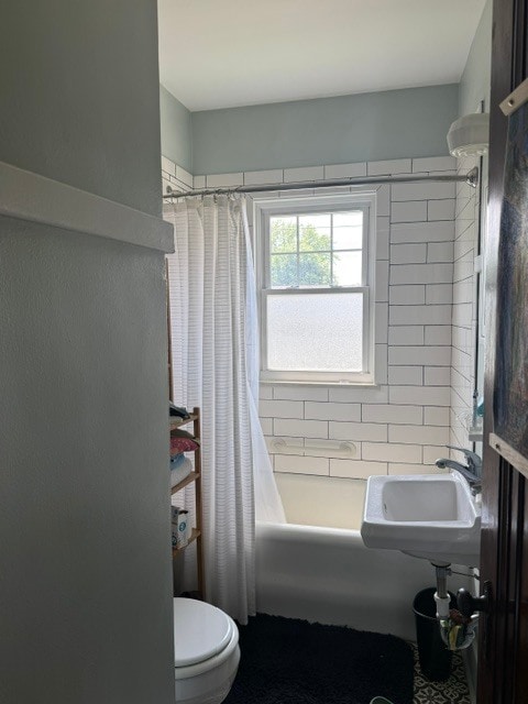 Bathroom - 2701 E Saginaw St