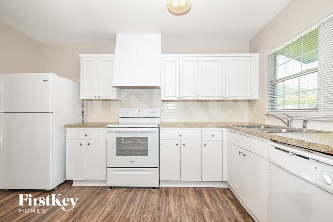 Photo - 4906 Stagecoach Ln