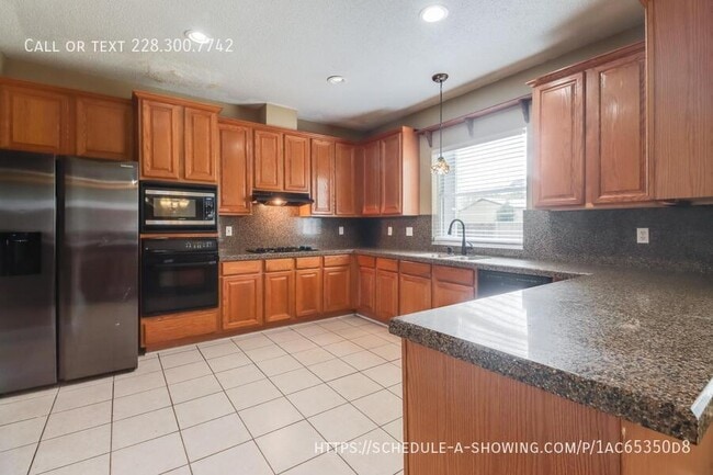 Photo - 2073 Stone Bridge Dr