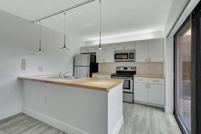 Photo - 806 Blue Ridge Cir