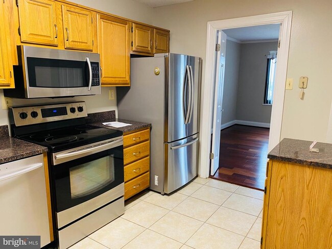Photo - 205 Yoakum Pkwy Unit 1709