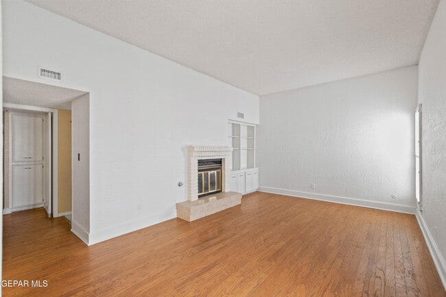 Photo - 316 Thunderbird Dr