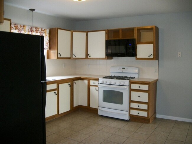 Photo - 125 Gorham St