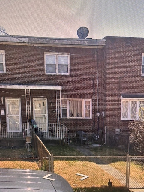 Building Photo - 2906 Thompson St Rental