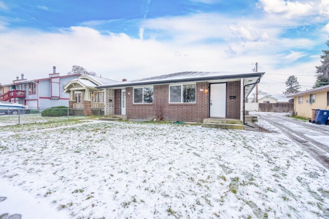 Photo - 818 E Princeton Ave