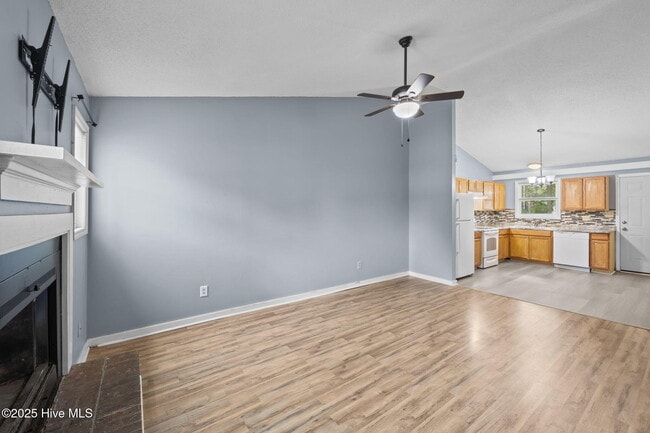 Photo - 230 Cedar Ridge Ln