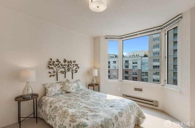 Photo - 201 Harrison St